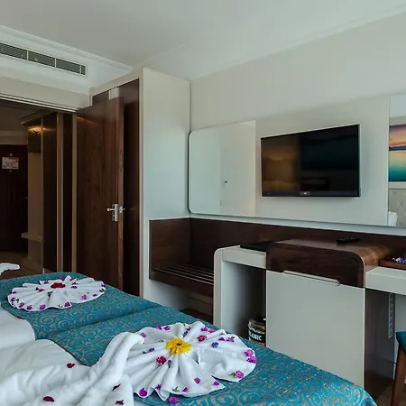 The Lumos Deluxe & Hotell 5*