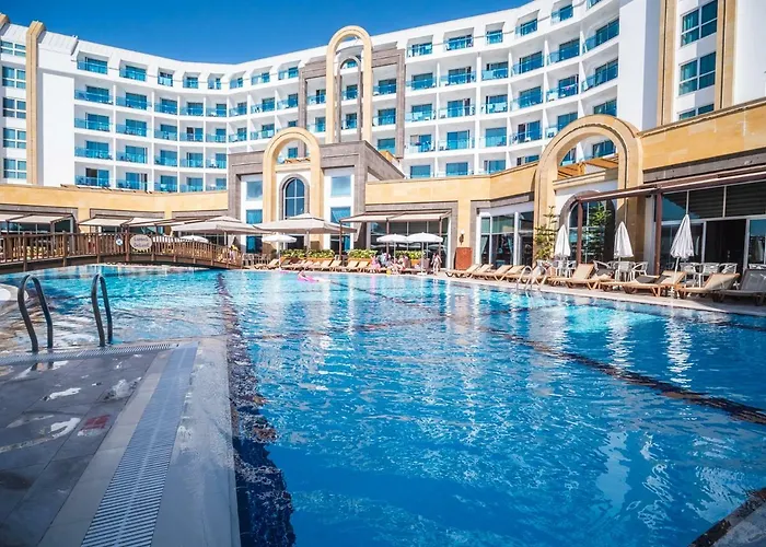 The Lumos Deluxe & Otel 5*