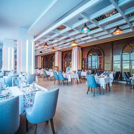 The Lumos Deluxe & 5* Kargicak (Alanya)